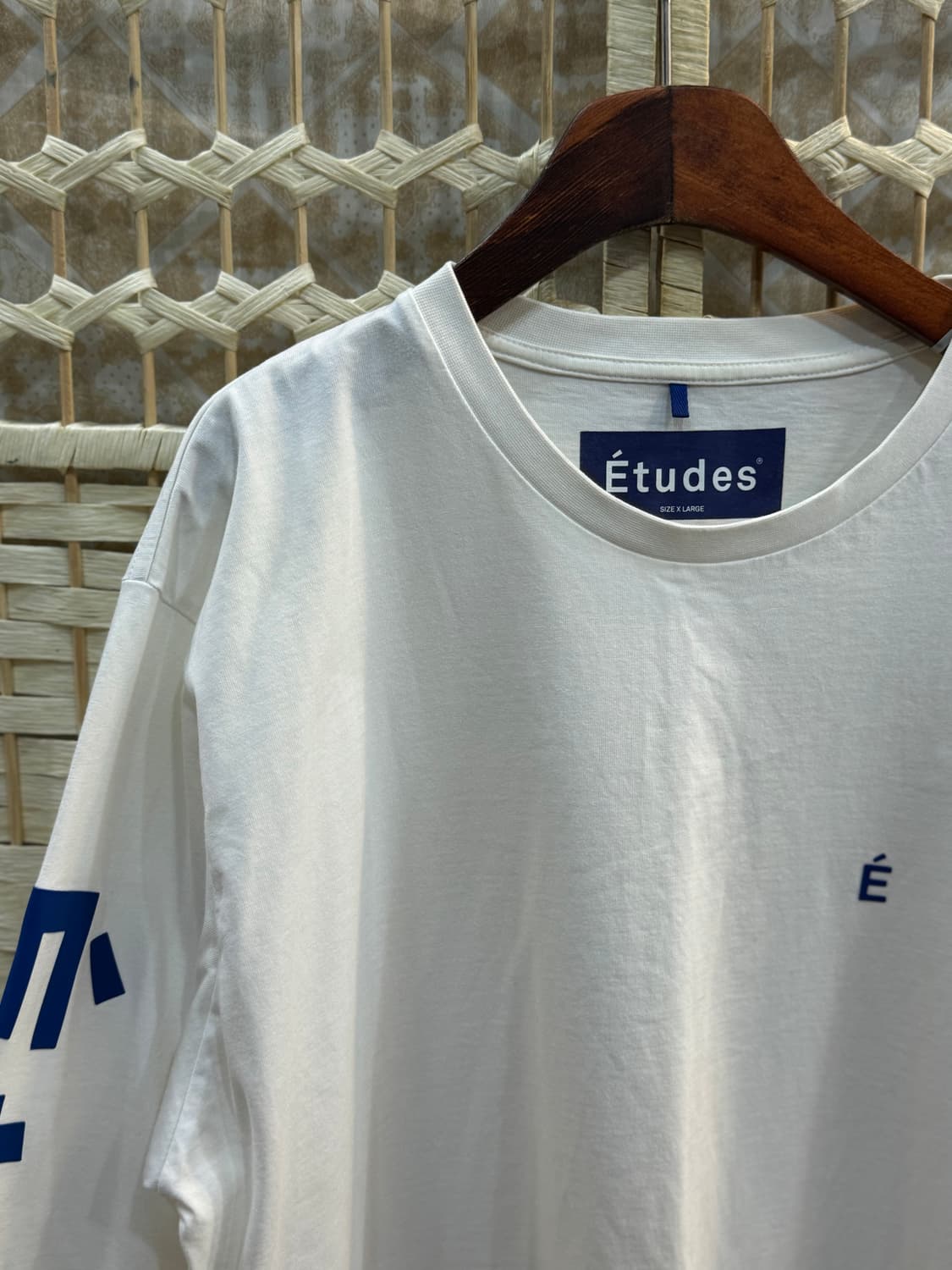 100 정품 ETUDES 티셔츠 팝니다 상품이미지2