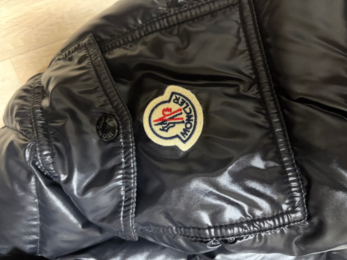 24fw 몽클레어 마야 블랙 유광 2사이즈 패딩 상품이미지3