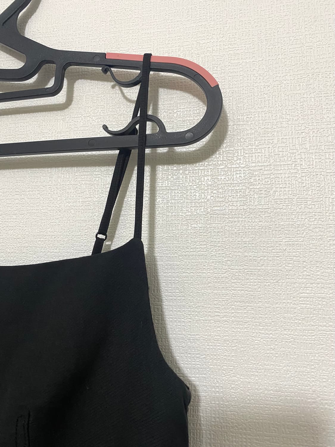 르누이 블랙 끈나시 바스락 원피스 상품이미지4