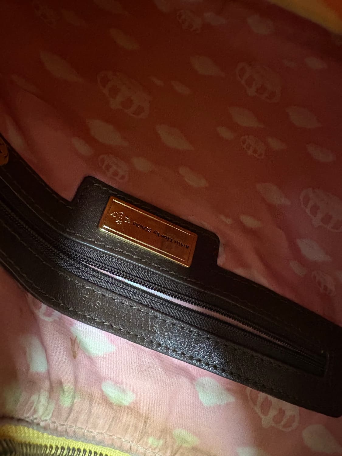 SONOVI 빈티지 일러스트 스터드 숄더백 상품이미지5