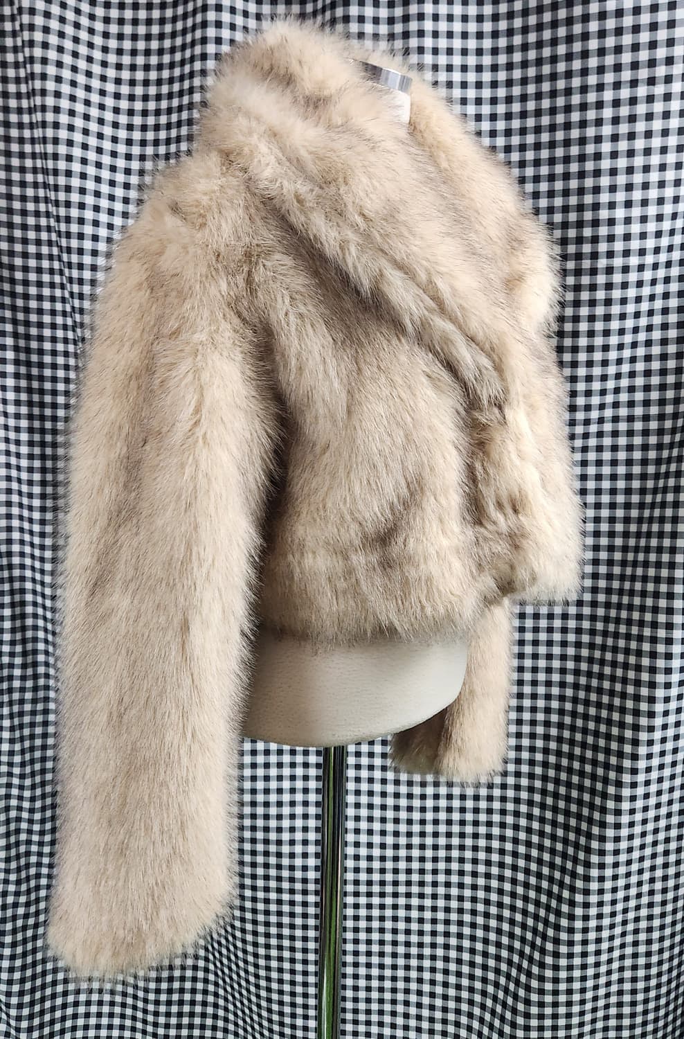 베이지 볼륨 퍼 숏자켓 / 연말·파티룩 상품이미지2