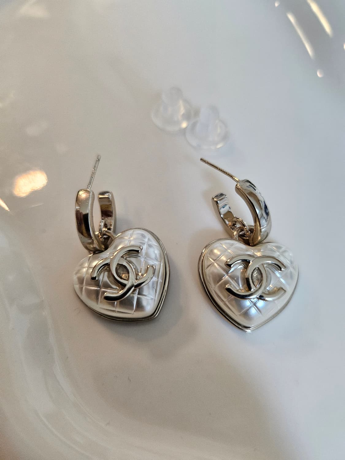 샤넬 퀼팅 진주 CC 드롭귀걸이 업사이클링 상품이미지4