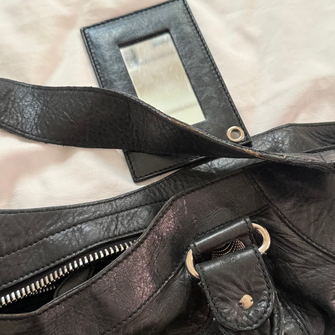 발렌시아가 모터백 블랙 미디움 상품이미지4