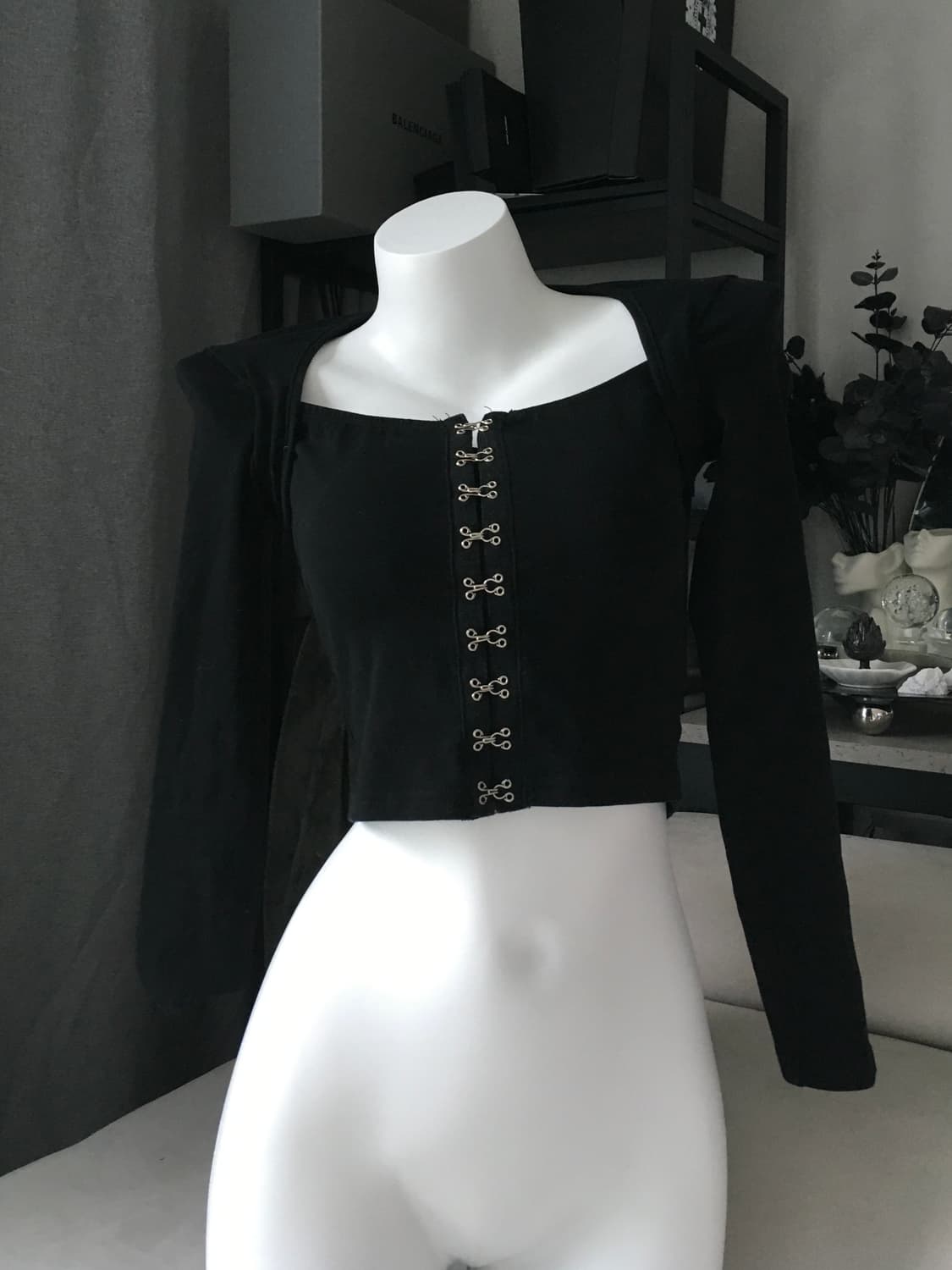 ༒ Black Crop Long-Sleeved 상품이미지1