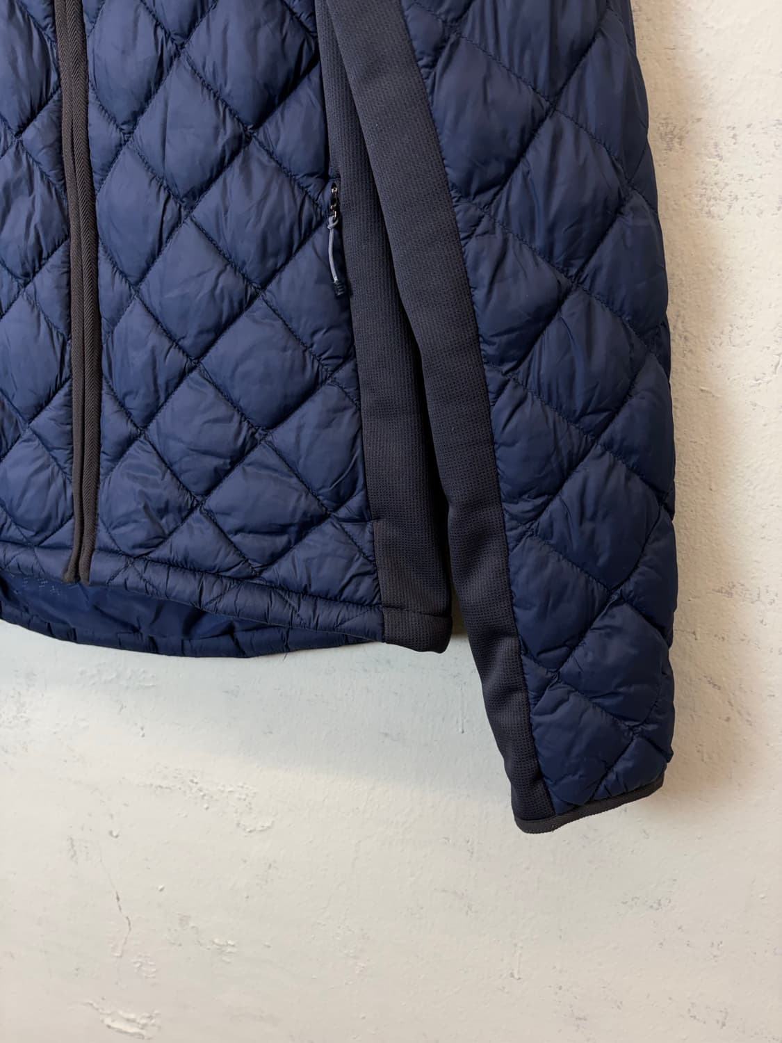 몽벨 다이아몬트 퀼팅 도요타 경량패딩 상품이미지3