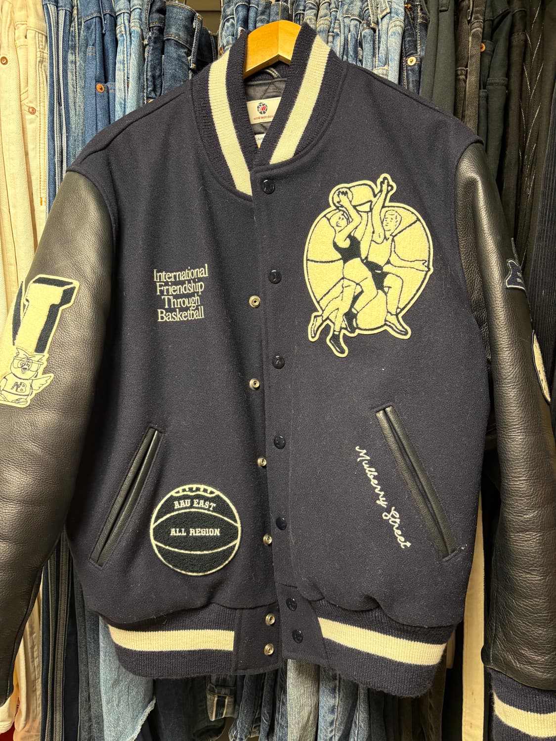 에임레온도르 바시티 L 판매합니다!! 상품이미지1