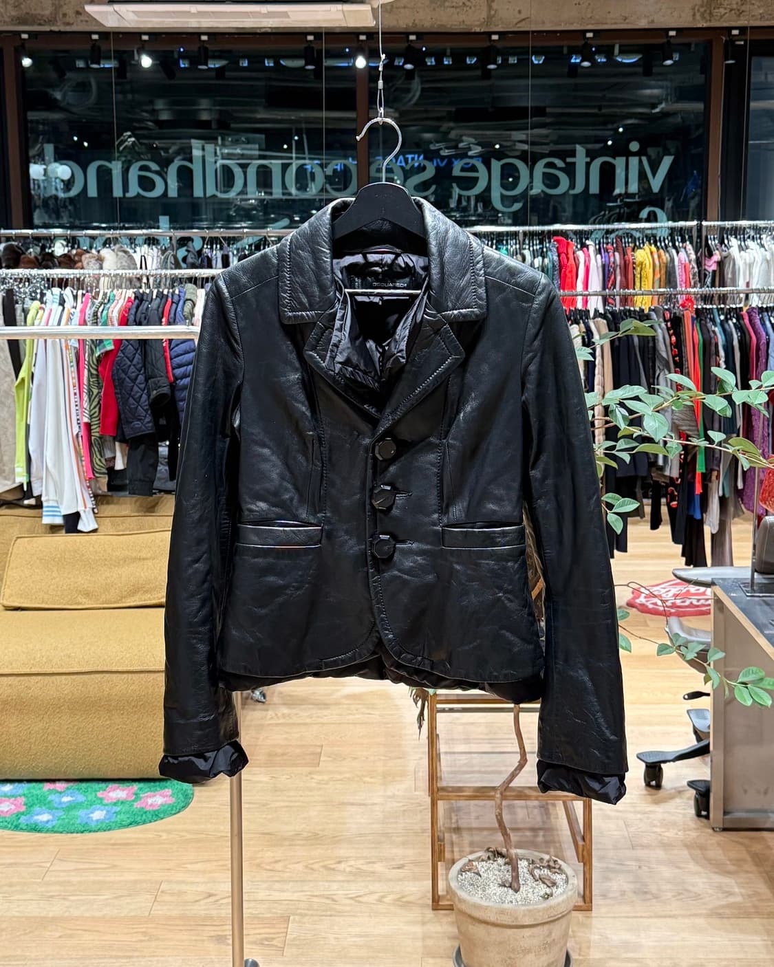 디스퀘어드2 블랙 쉽스킨 덕다운 자켓 상품이미지1