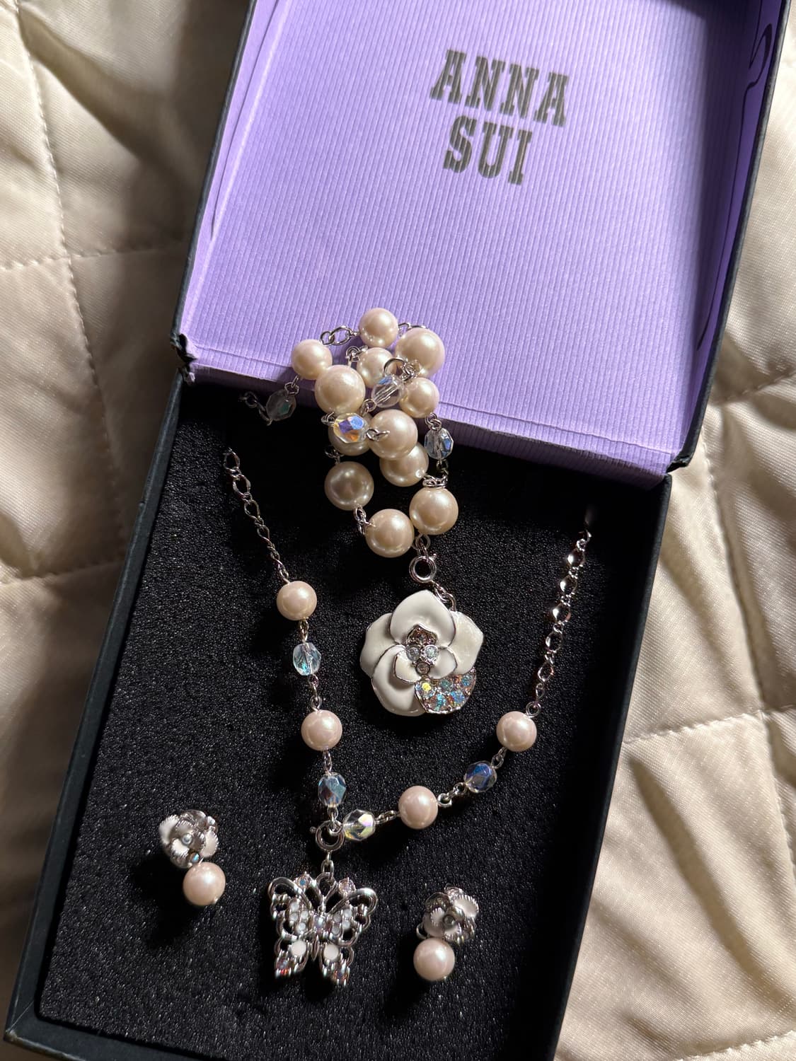 안나수이 진주 나비 목걸이 세트 풀박 (2종 목걸이 + 귀걸이) 상품이미지2