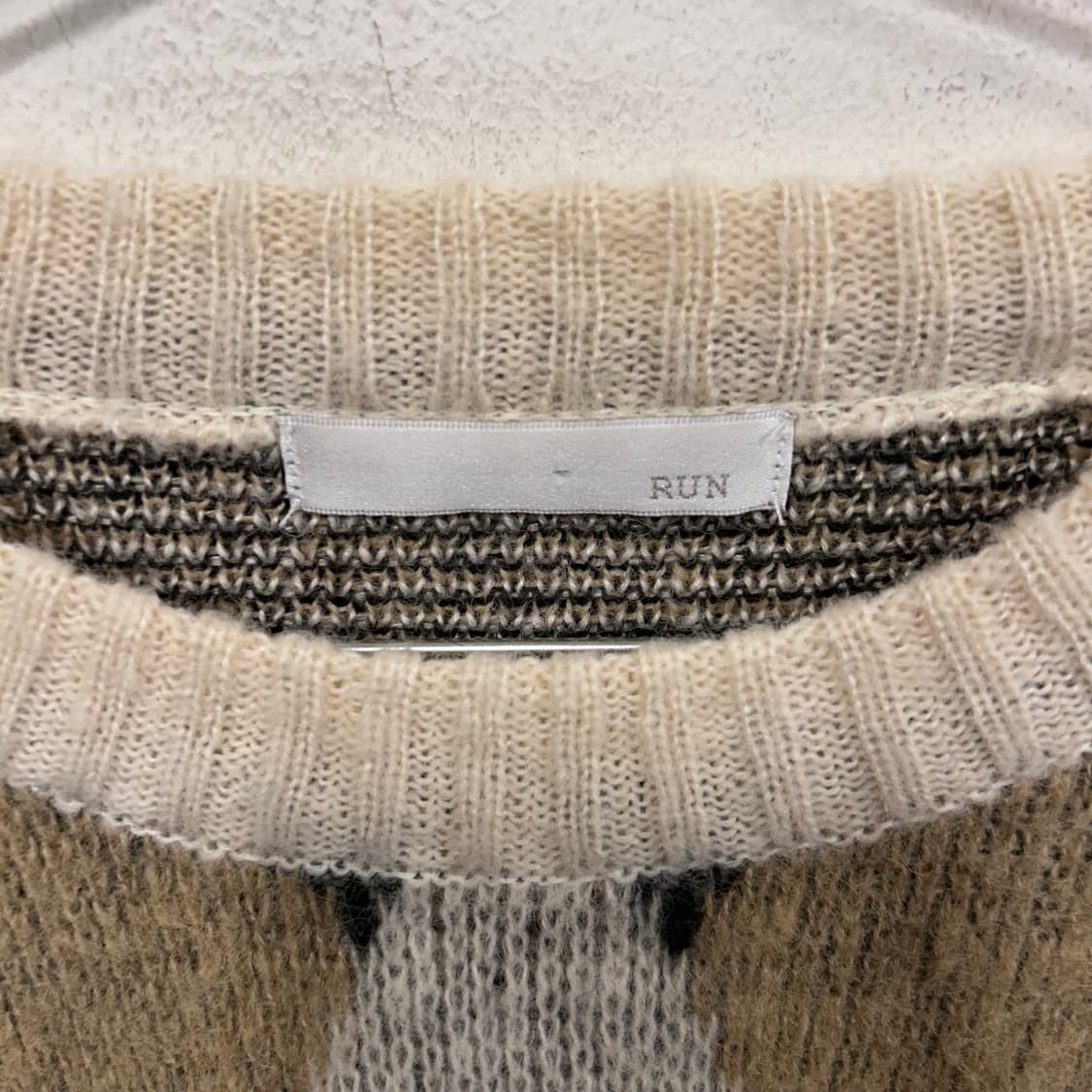 RUN 부클 아가일패턴 오버핏 니트 상품이미지3