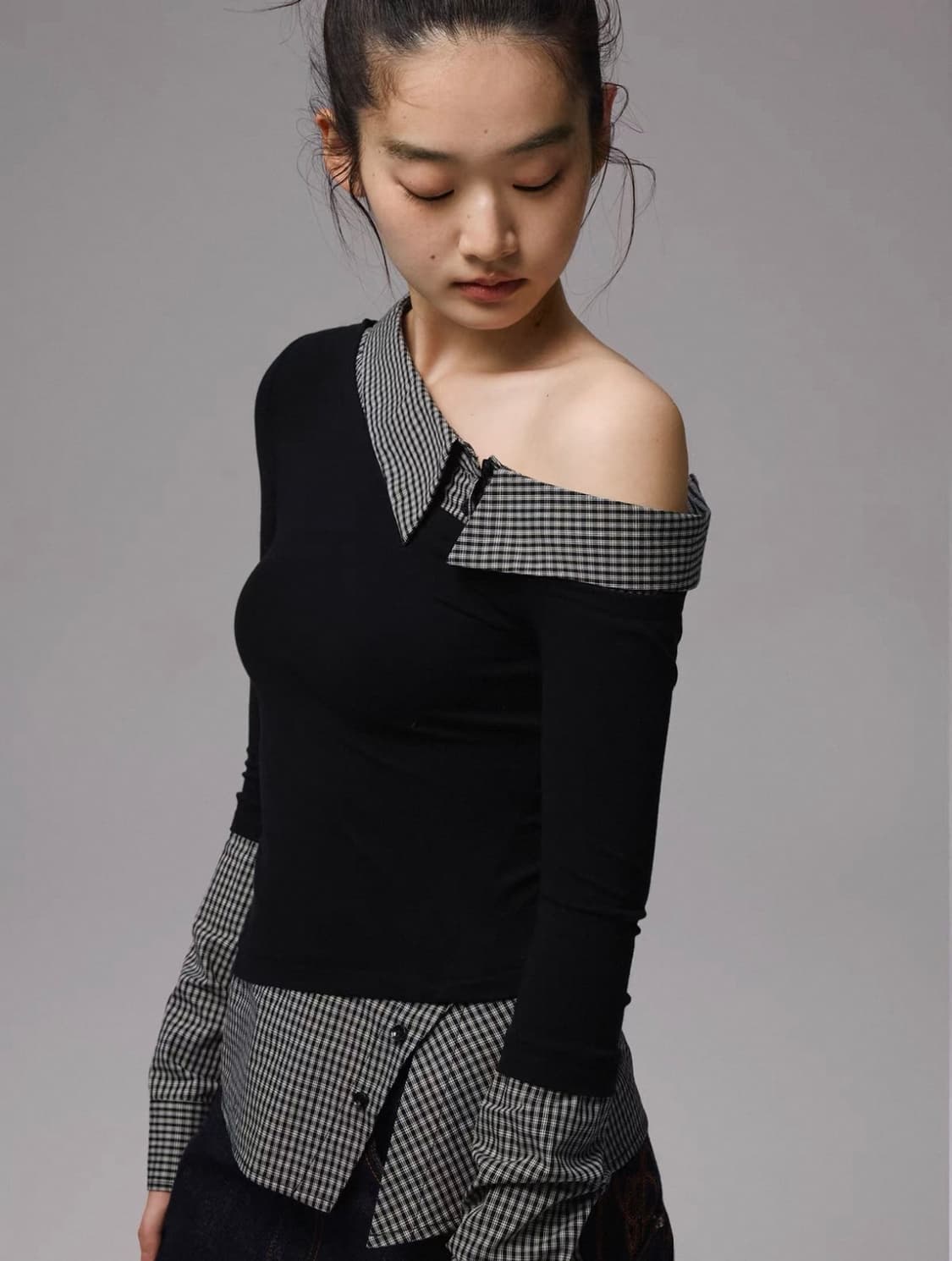FAUX TWO PIECE OFF SHOULDER TOP 상품이미지1