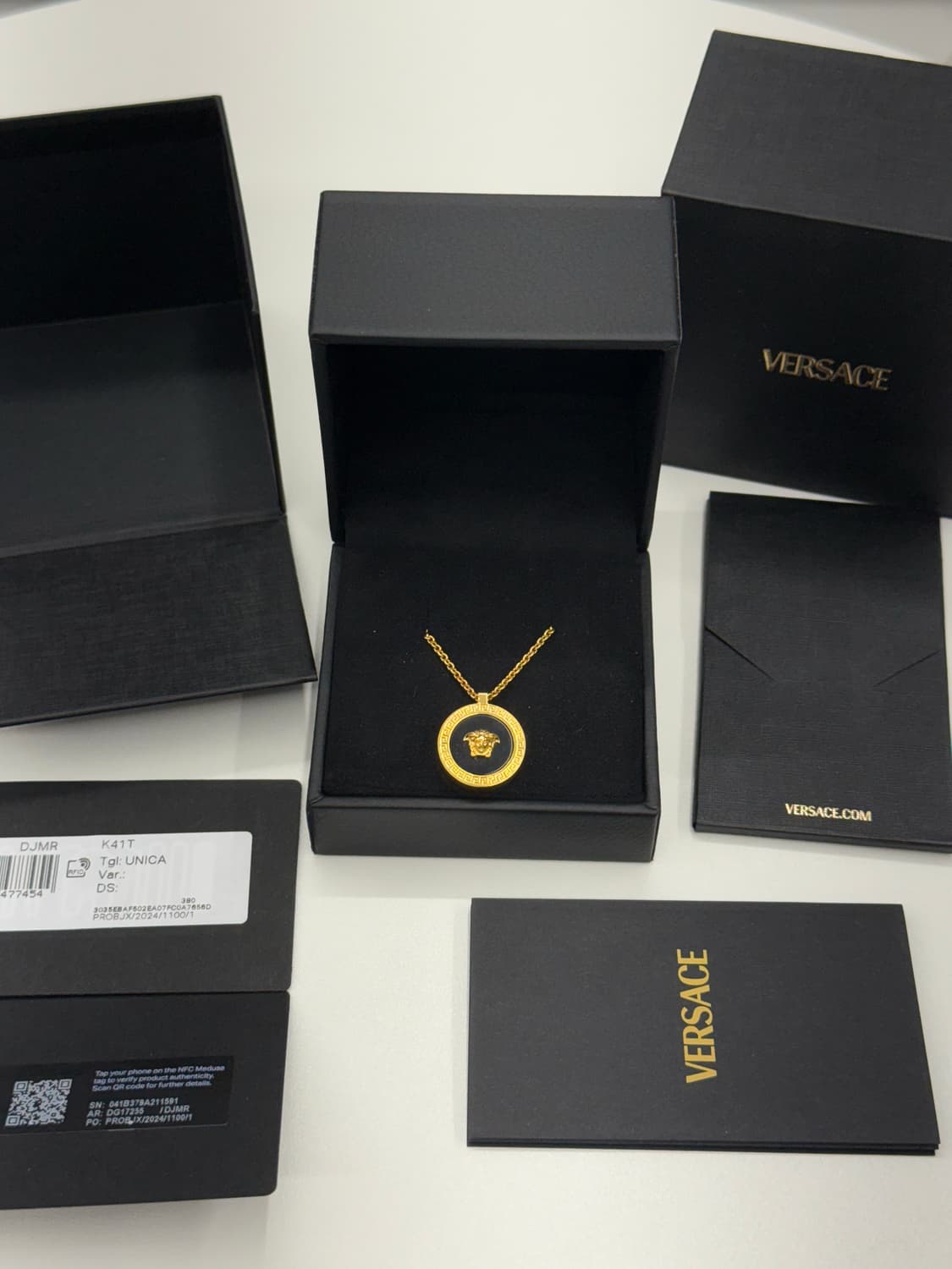 [OS] 베르사체 메두사 에나멜 목걸이 상품이미지1