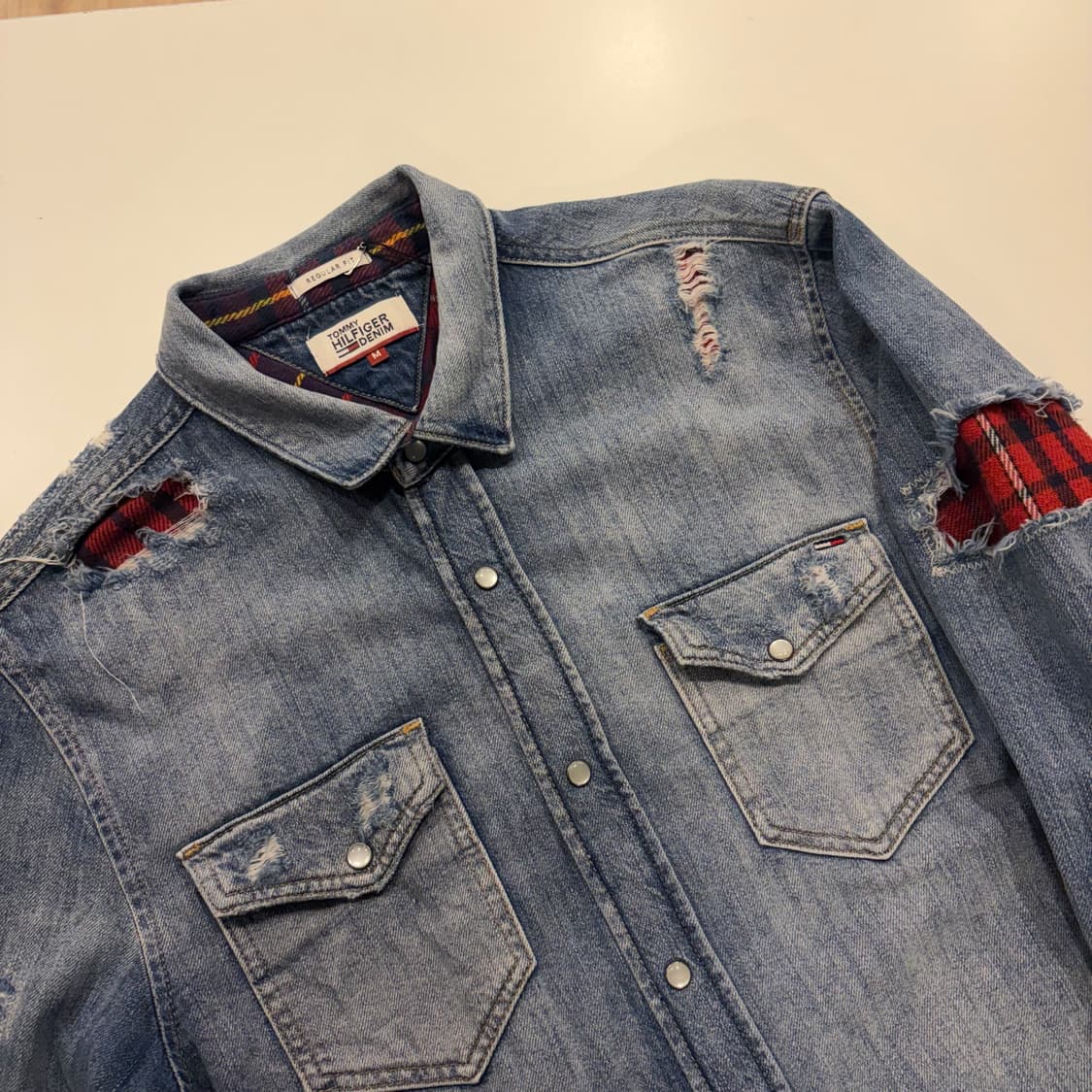[M] 타미힐피거 데님 데미지 워싱 셔츠 D745 상품이미지3