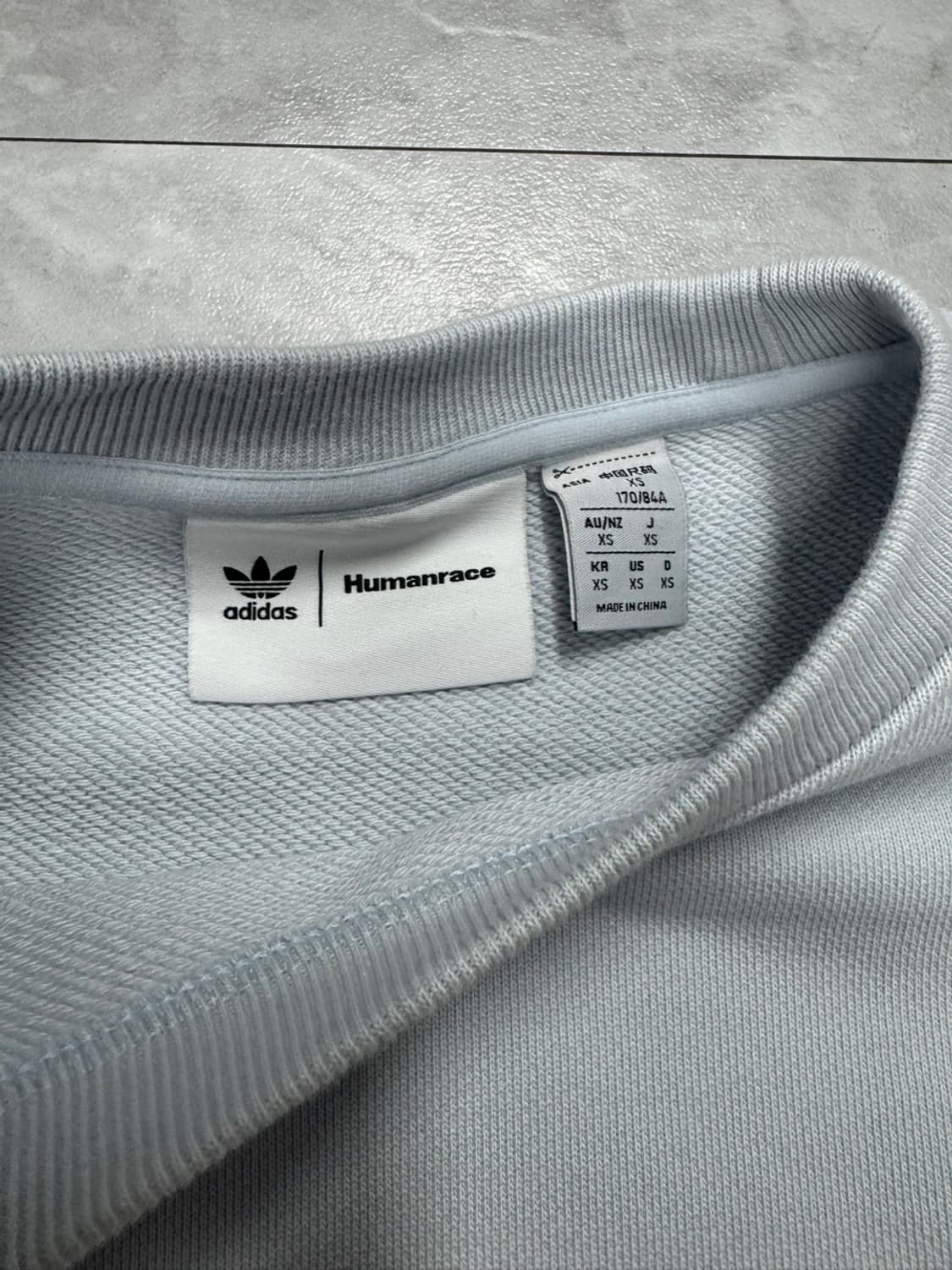 아디다스 X 퍼렐 윌리엄스 휴먼레이스 상품이미지3