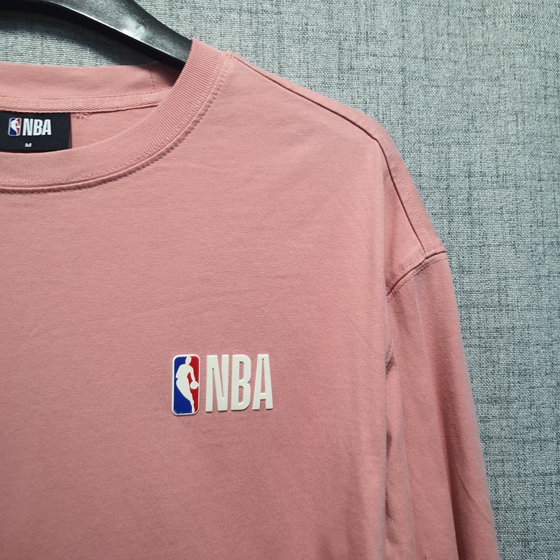 NBA 핑크색 로고 맨투맨  상품이미지3