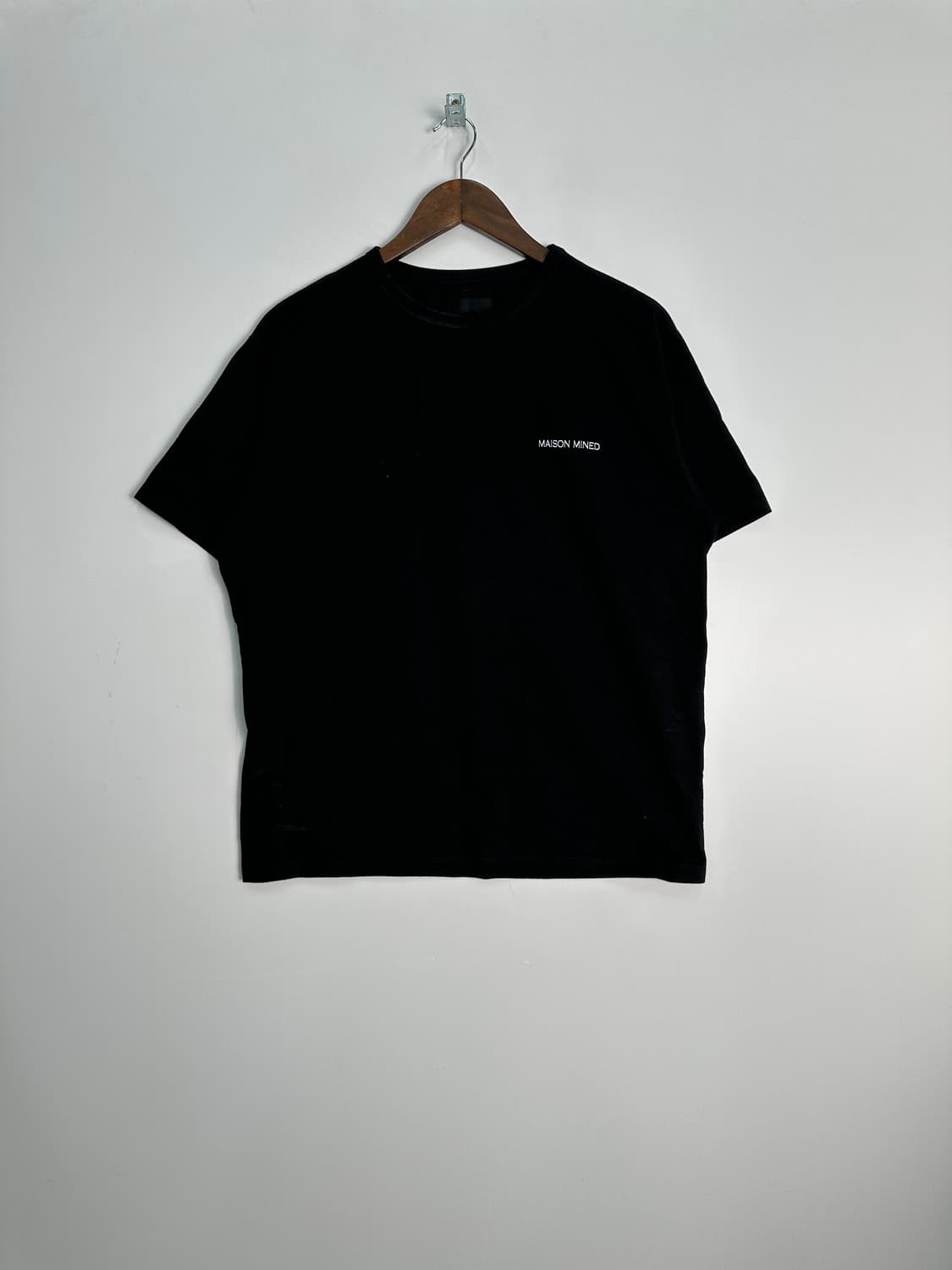 MAISON MINED 블랙 티셔츠  상품이미지1