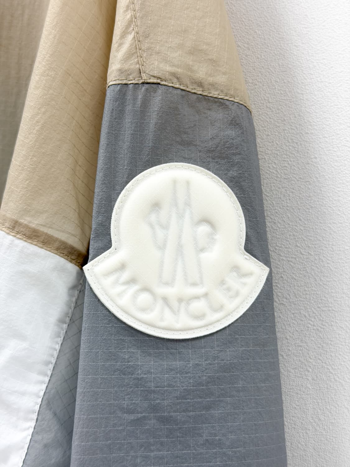 몽클레르 아케나르 컬러블록 바람막이 벨티드 코트 상품이미지4