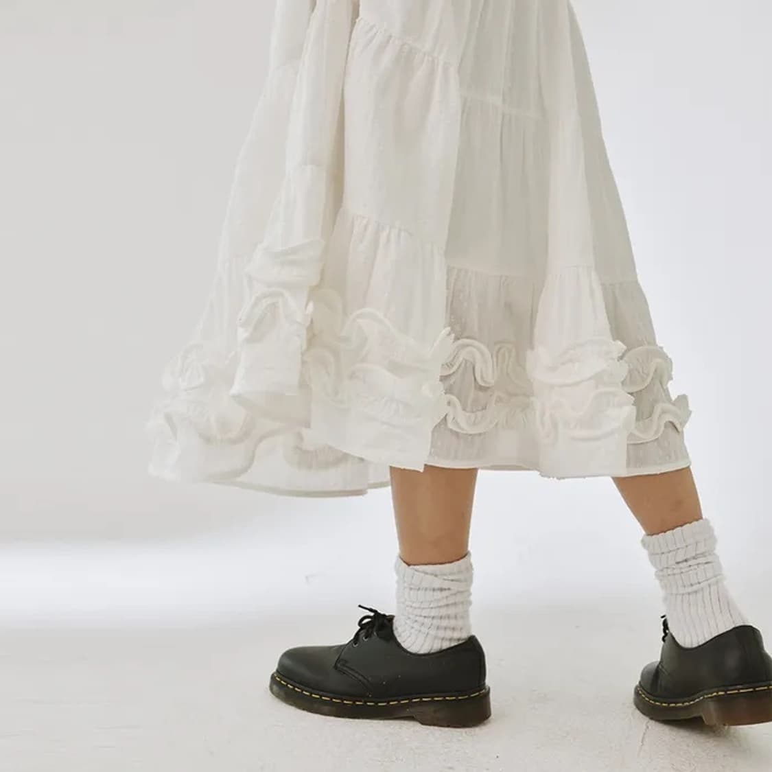 플리즈프로젝트 미들 프릴 스커트 화이트 상품이미지3