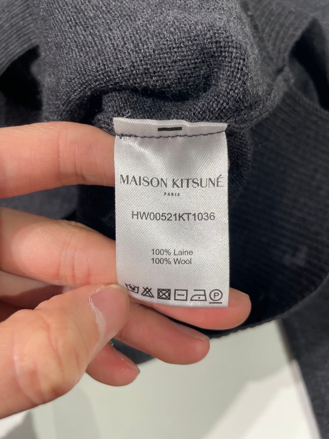 메종 키츠네 차콜 폭스 헤드 울 버튼 가디건 상품이미지8