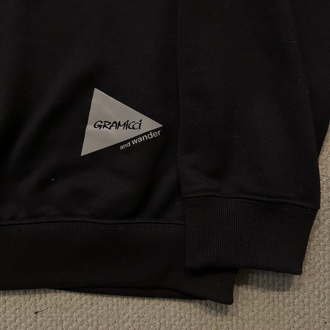 앤드원더 × 그라미치 협업 스웻셔츠 상품이미지3