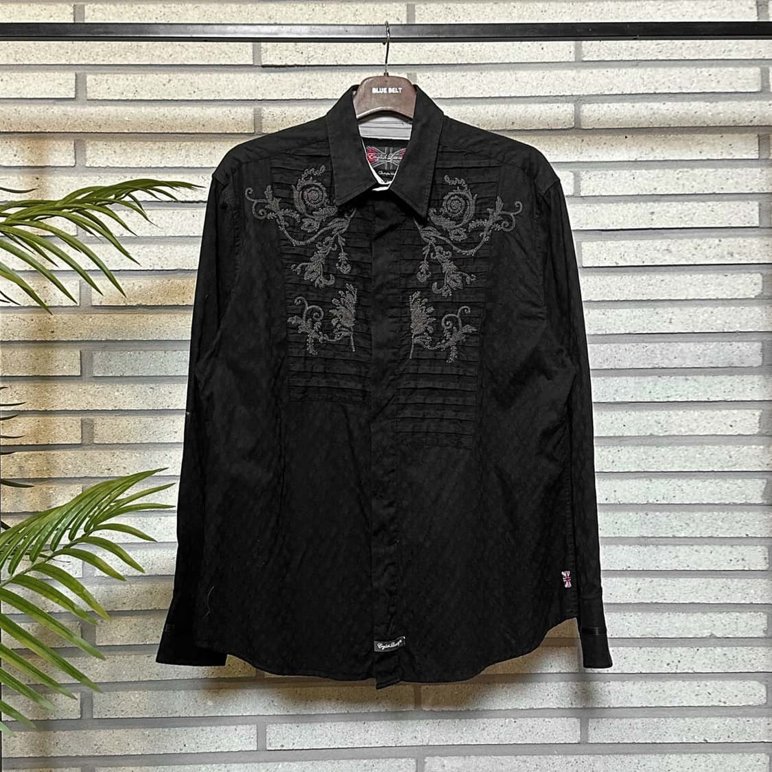 USA VINTAGE 긴팔 셔츠 플로럴 자수 핀턱 히든 버튼 디테일 블랙 상품이미지2