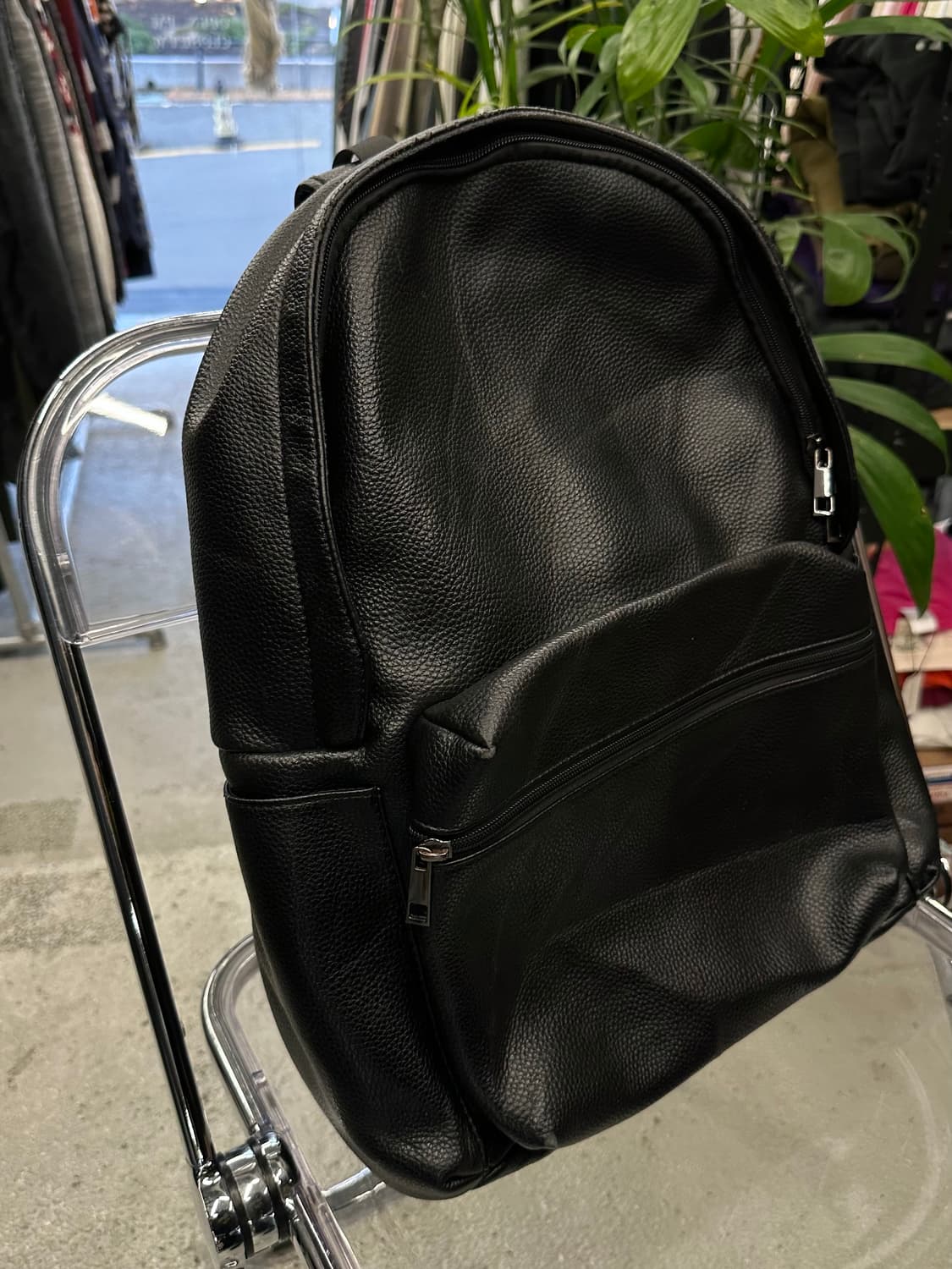 black leather backpack 상품이미지4