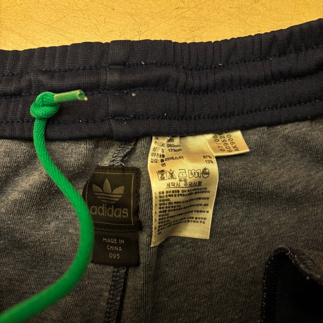 아디다스 올드스쿨 그린 트랙 팬츠 상품이미지3