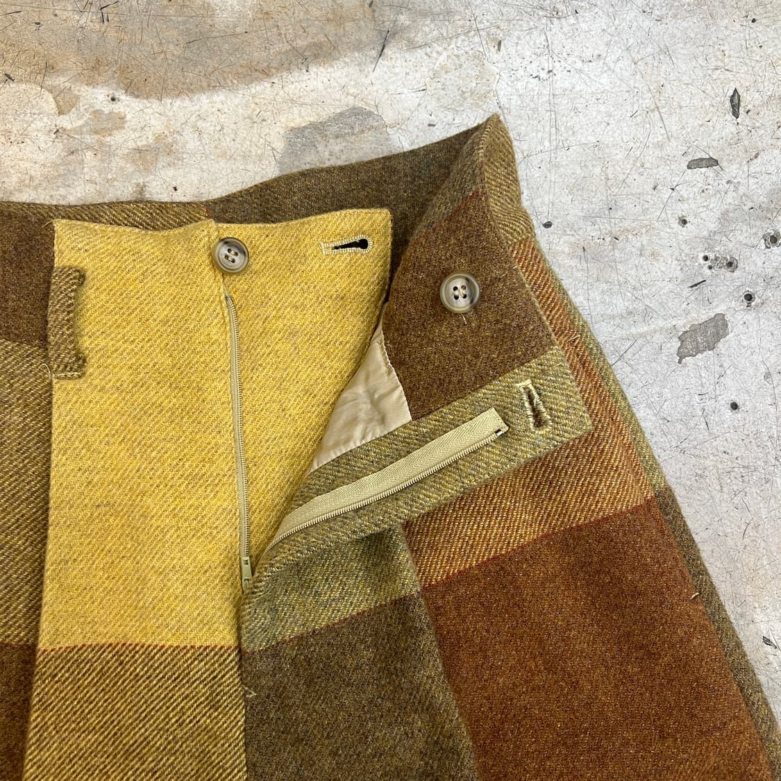 IS by 이세이미야케 울 팬츠 상품이미지2