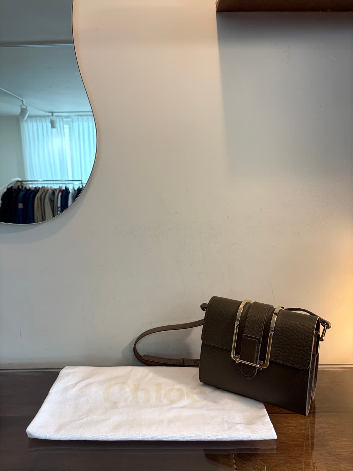 끌로에 브론테 레더 크로스백 상품이미지1