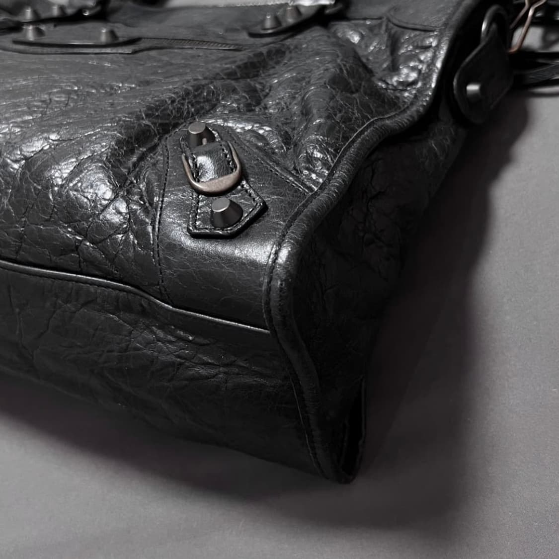 발렌시아가 블랙 모터백 상품이미지4