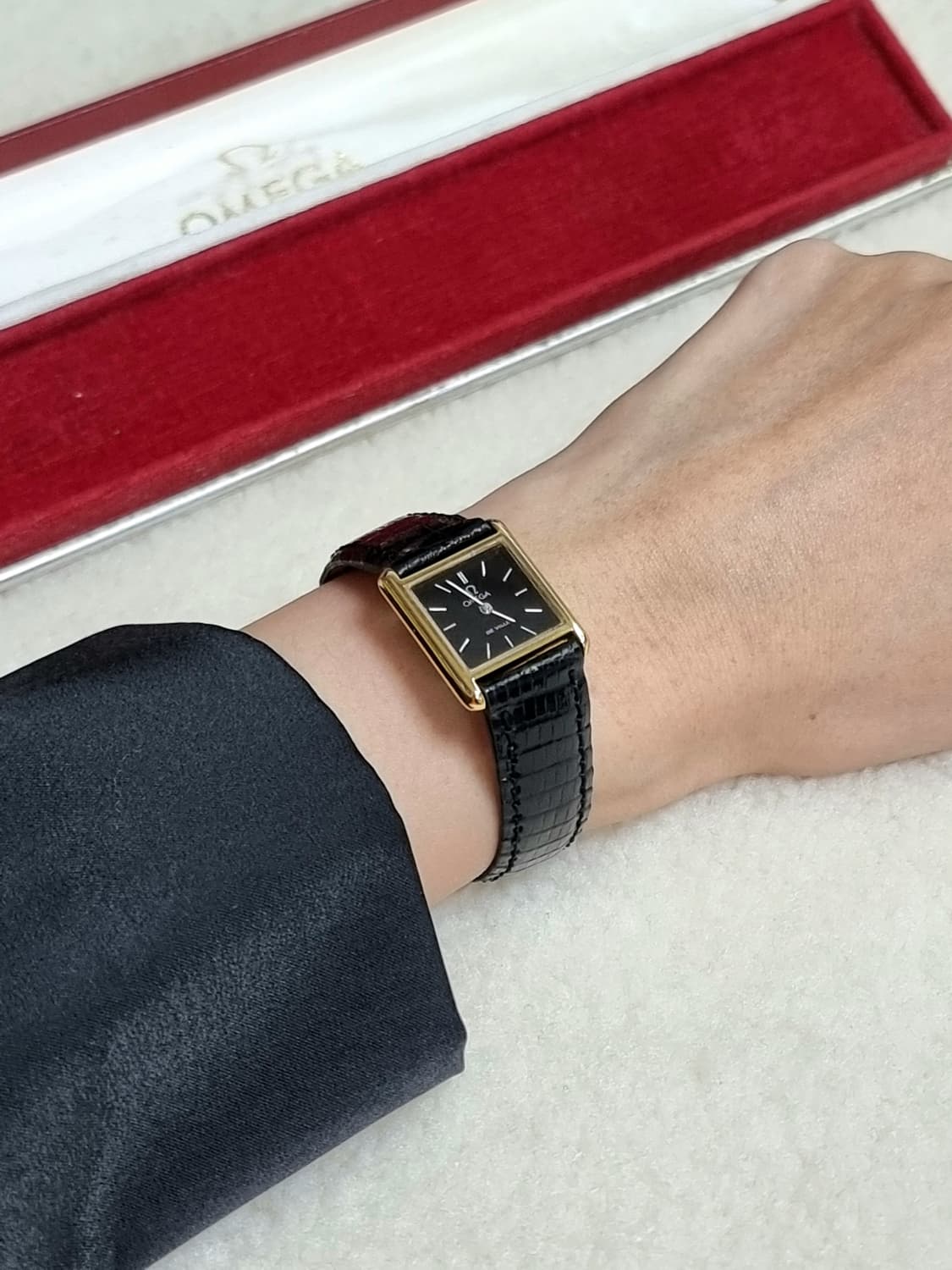 오메가 드빌 탱크 블랙 다이얼 핸드와인딩 여성 시계 상품이미지7