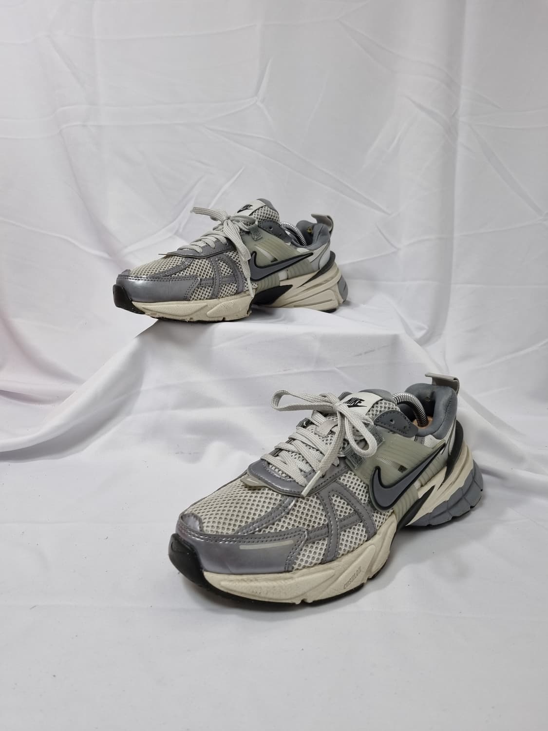 245 나이키 v2k 런 퓨어 플래티넘 울프 그레이 상품이미지2