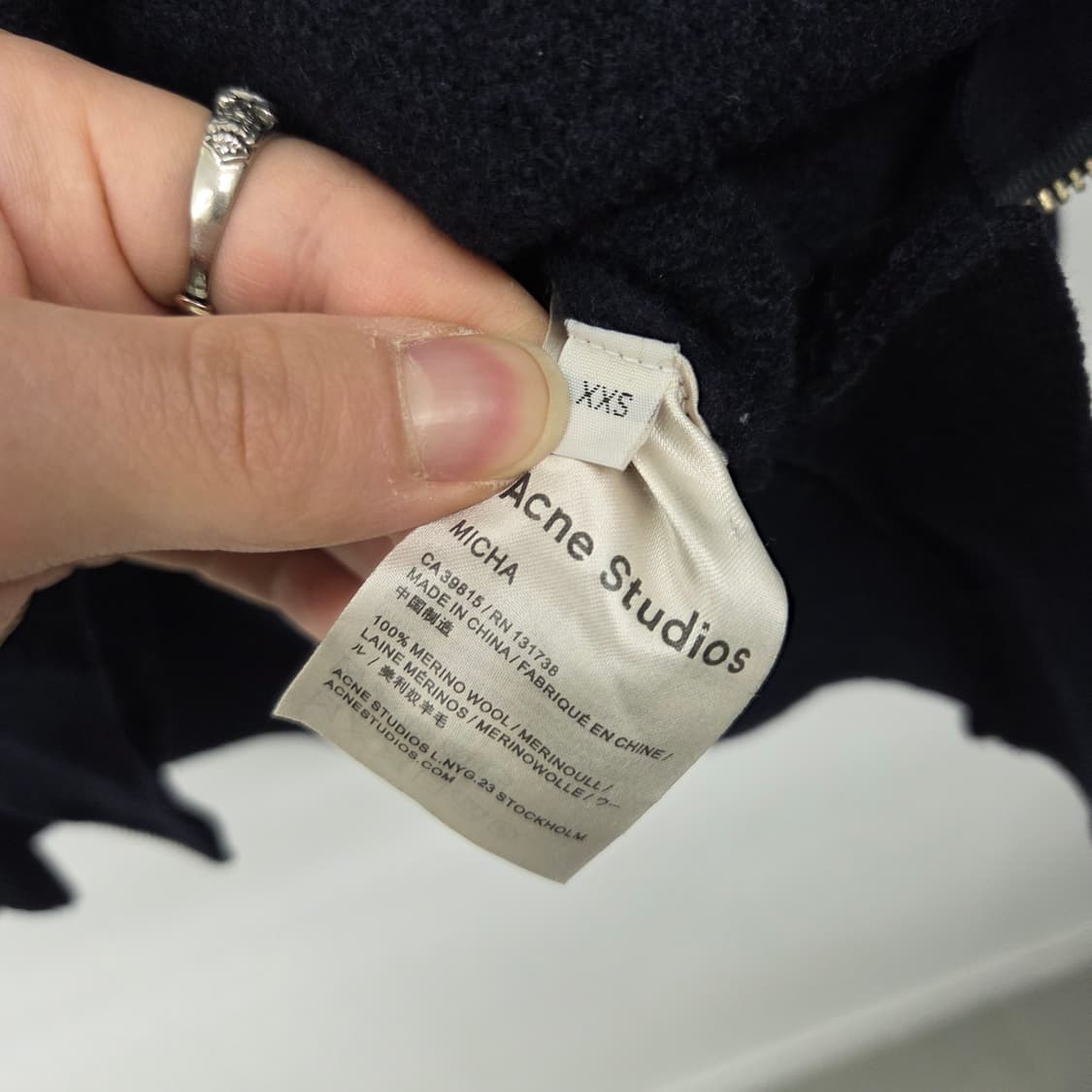 아크네 스튜디오 블랙 지퍼 디테일 니트 남xxs 상품이미지5