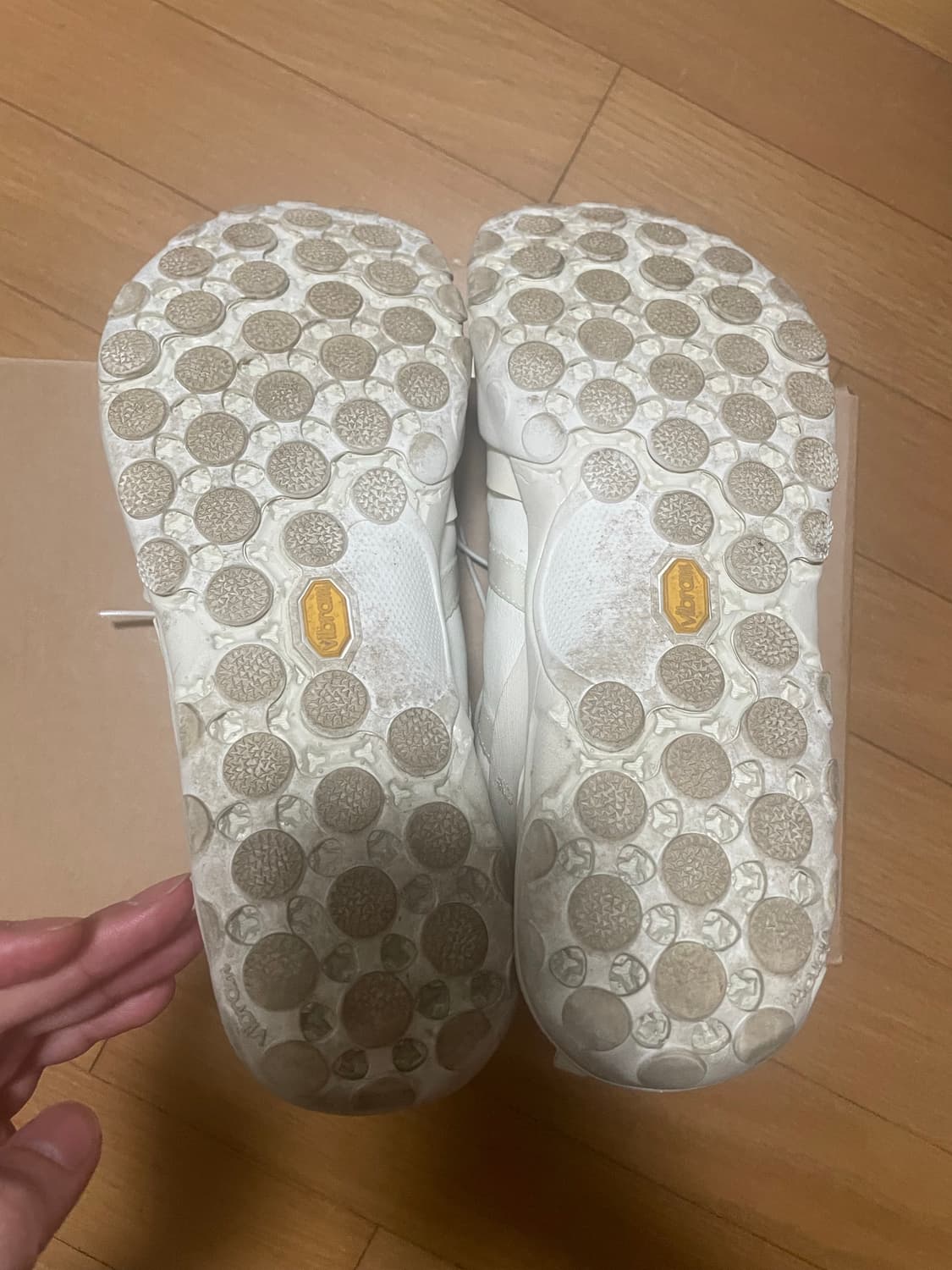 275) 이세이미야케 뉴발란스 MT10O 화이트 상품이미지5