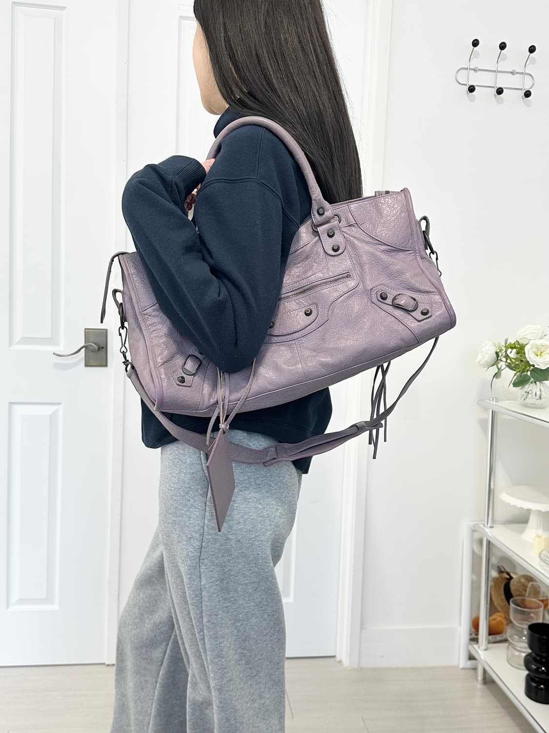 [A 정품] 발렌시아가 시티 모터백 파트타임 연보라 상품이미지5