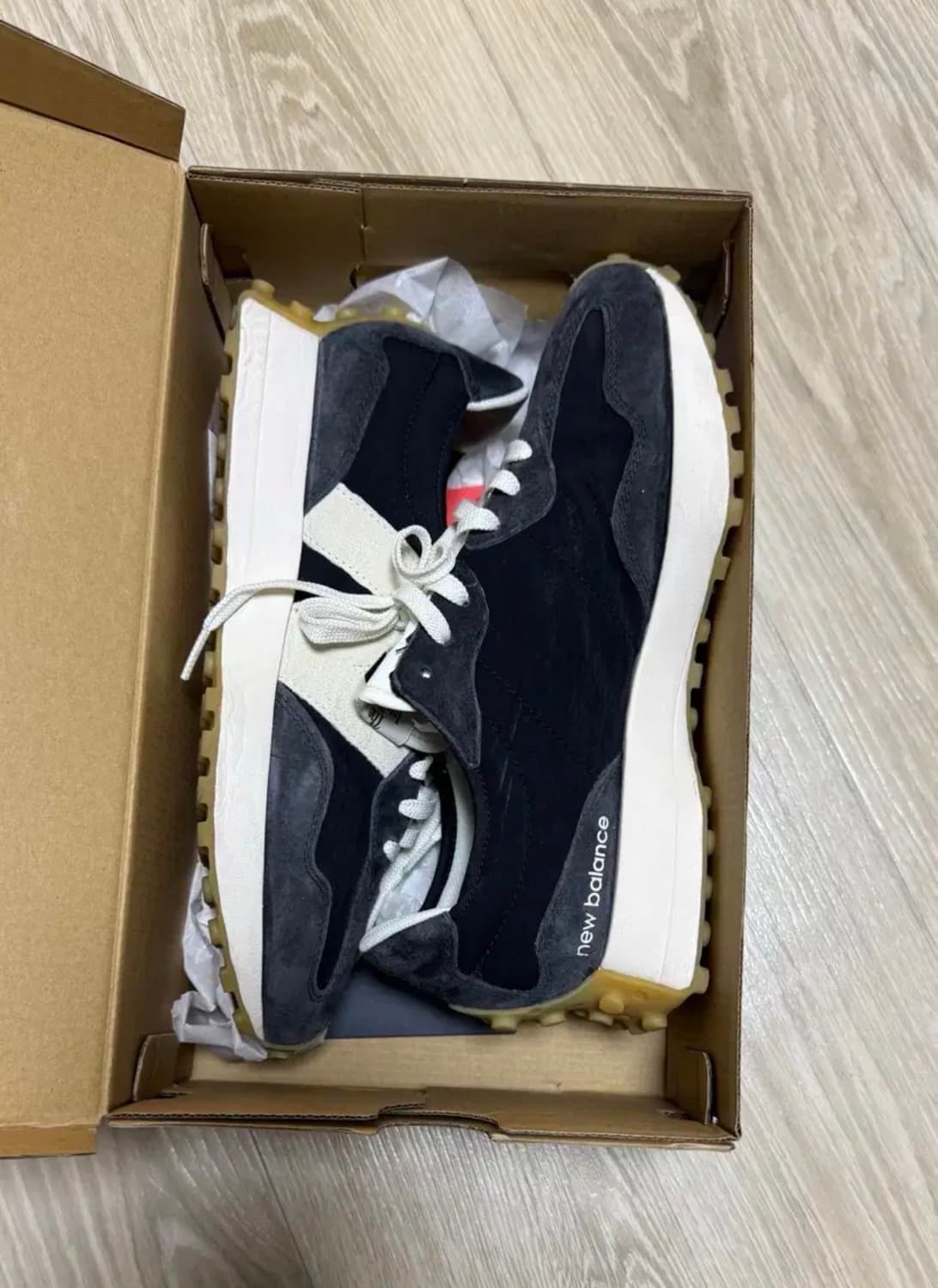 뉴발란스 327 블랙 275사이즈 상품이미지1