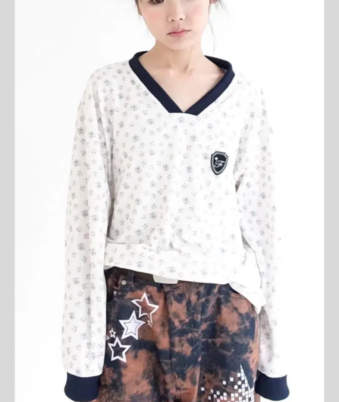 샵페어리 브이넥 플라워 셔츠 아이보리 상품이미지1