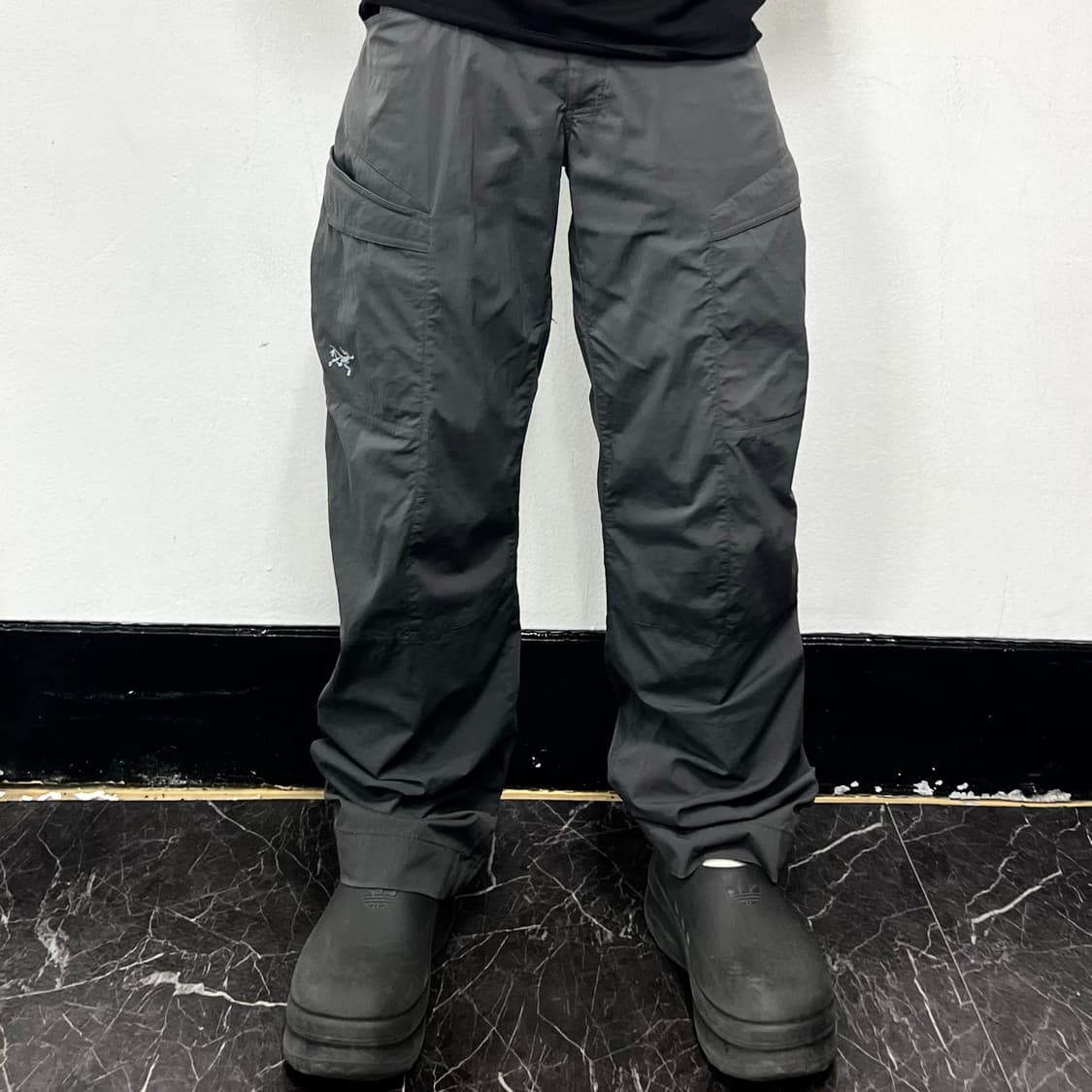 아크테릭스 람파트 나일론 와이드 트랙팬츠 상품이미지2