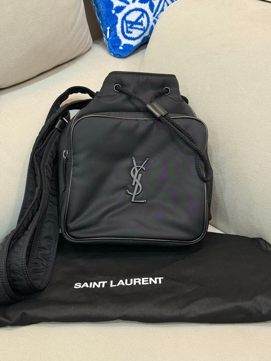 생로랑 버킷 니키 카메라백 상품이미지1