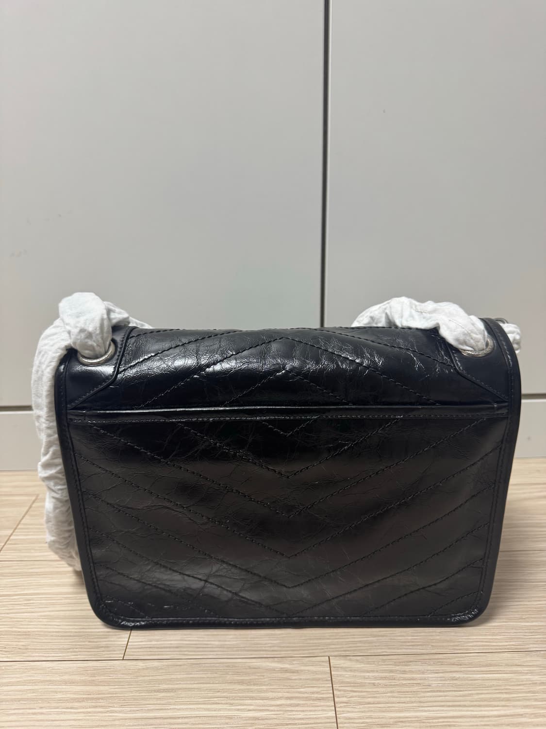 생로랑 니키백 미디움 블랙 실버체인 상품이미지3