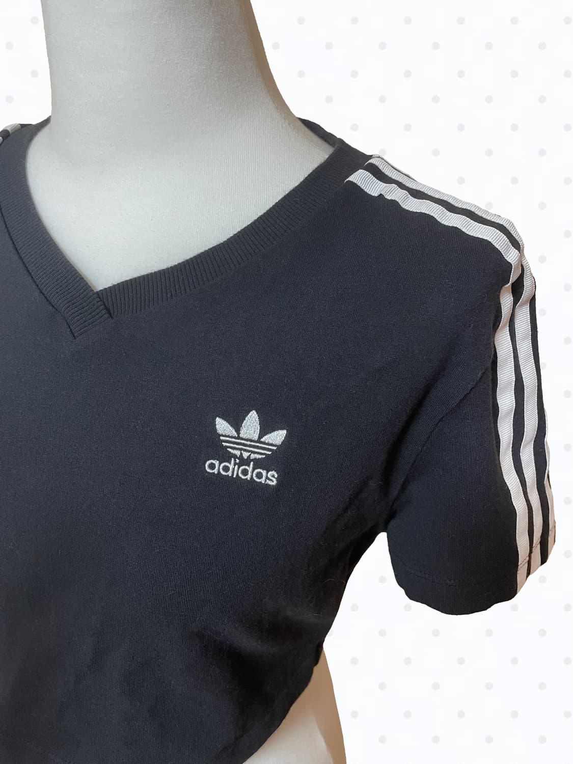 🖤빈티지 아디다스 제니 블랙 브이넥 삼선 크롭 반팔탑 상품이미지1
