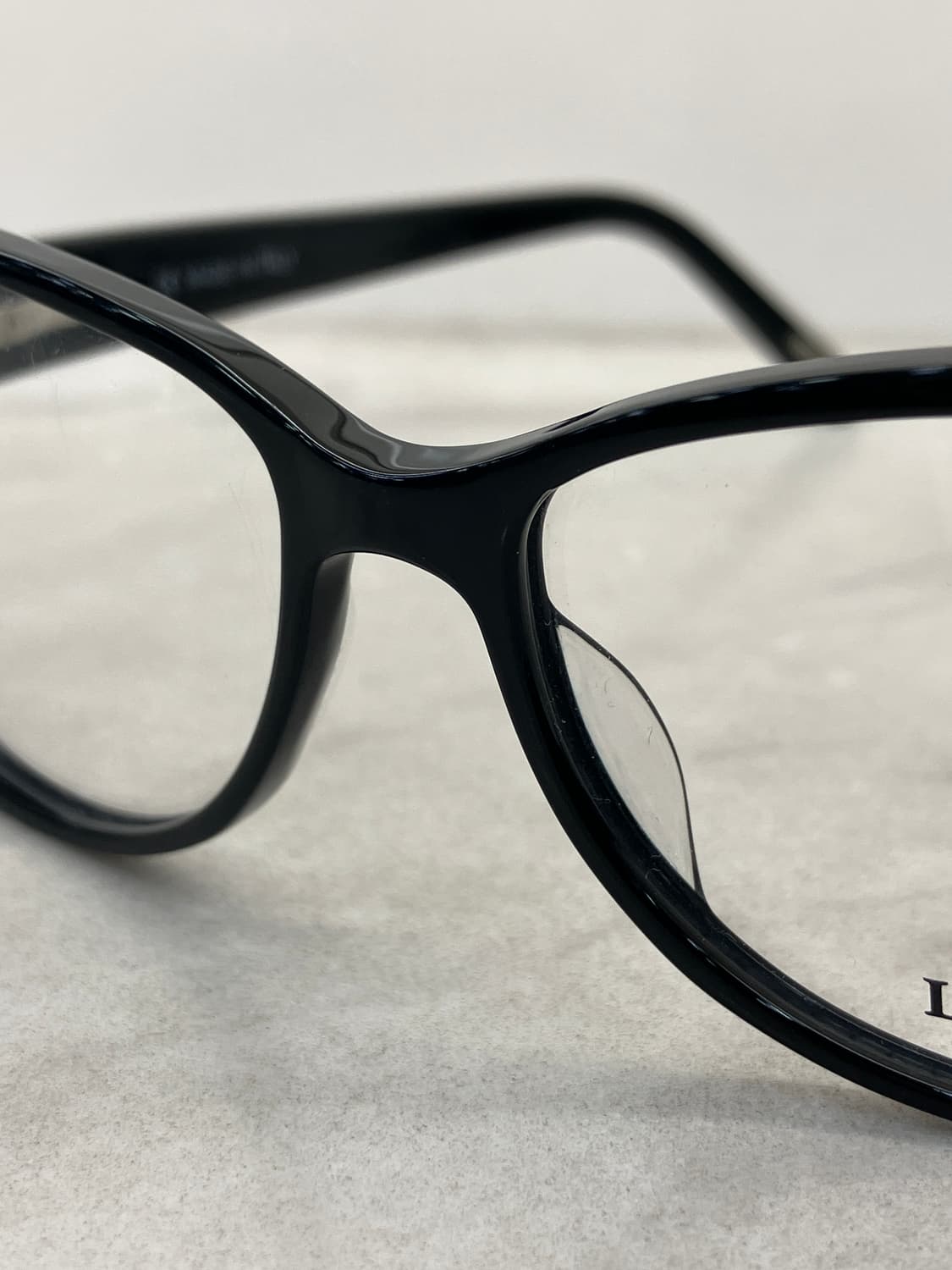 로에베 LOEWE 블랙 오벌 뿔테 안경 상품이미지5