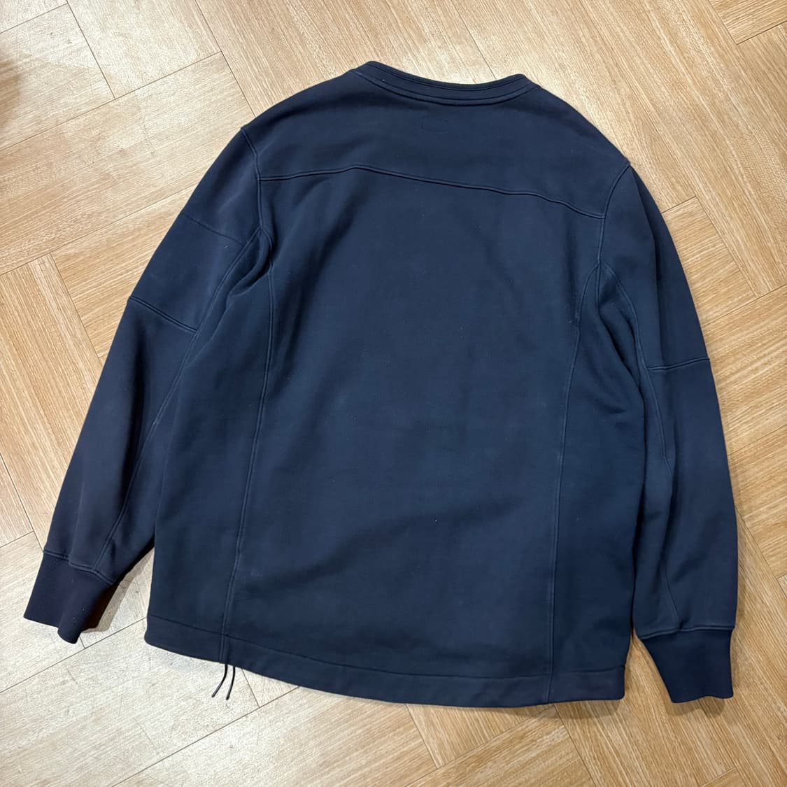 씨피컴퍼니 사선 지퍼 렌즈 스웻셔츠 상품이미지6