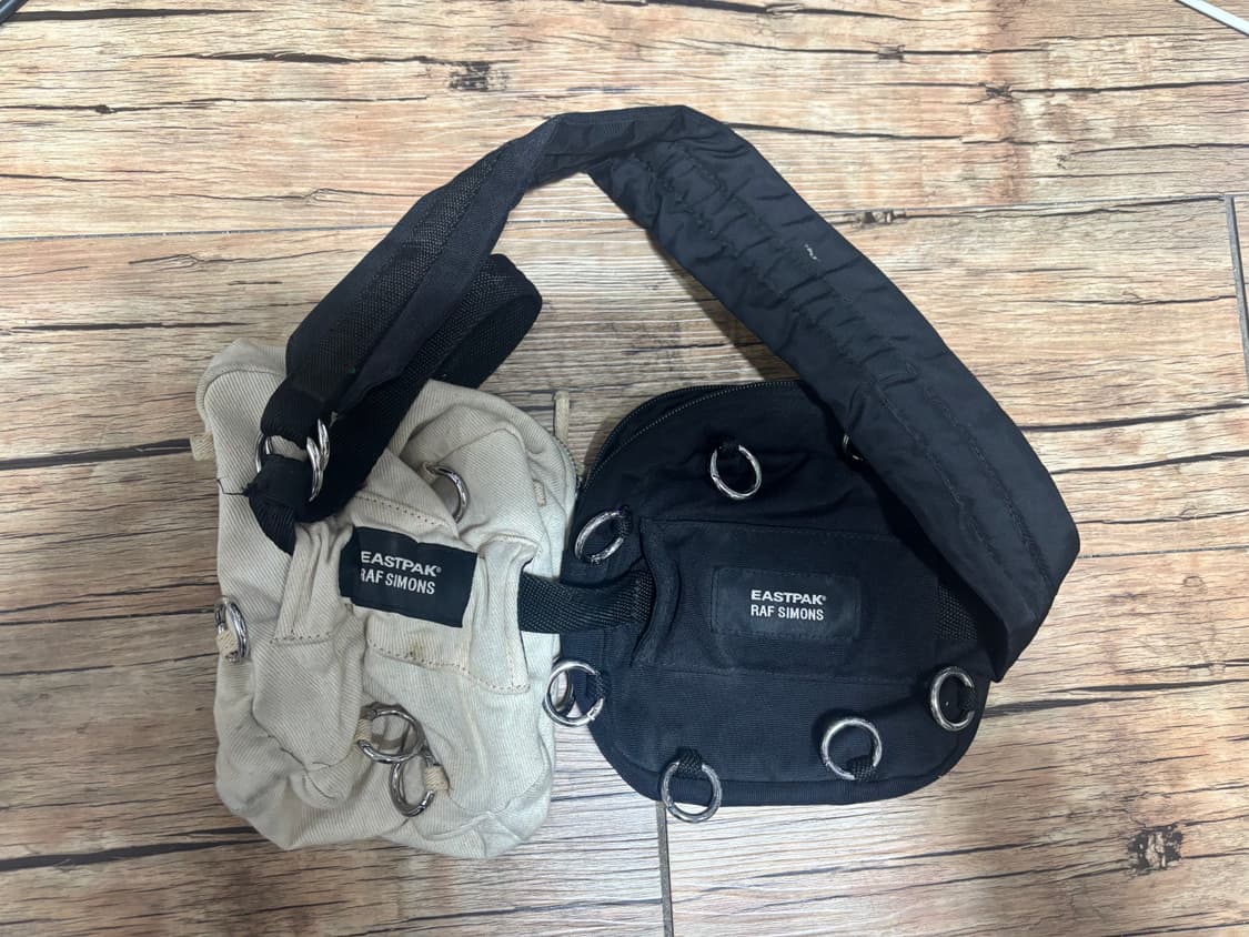 라프시몬스 이스트백 11주년 스톤드파니 힙색 상품이미지3