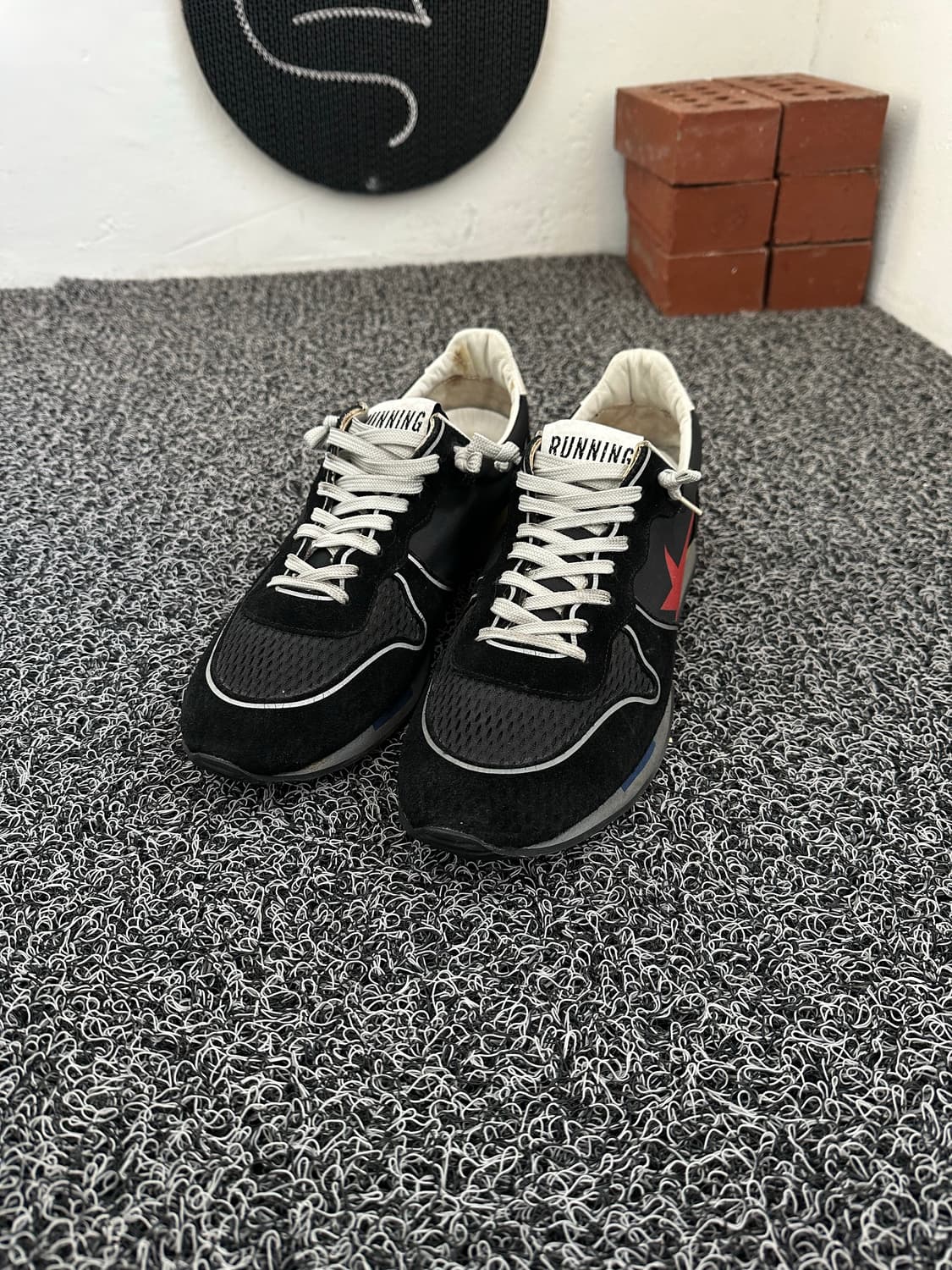 골든구스 러닝화 블랙 42  상품이미지3
