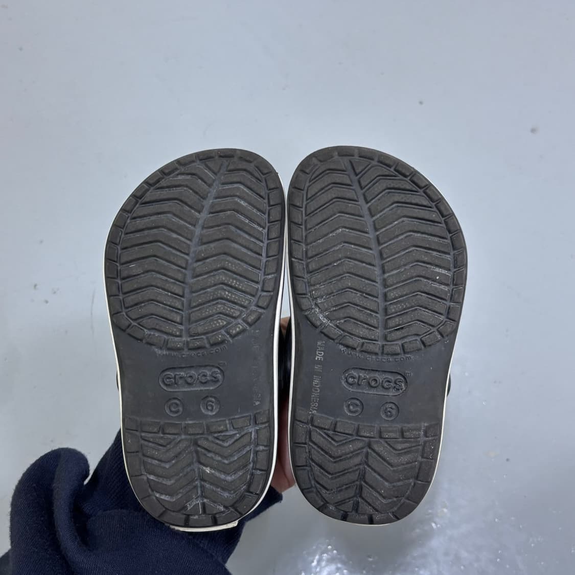 실측확인 크록스 키즈 클로그 0406E 상품이미지6