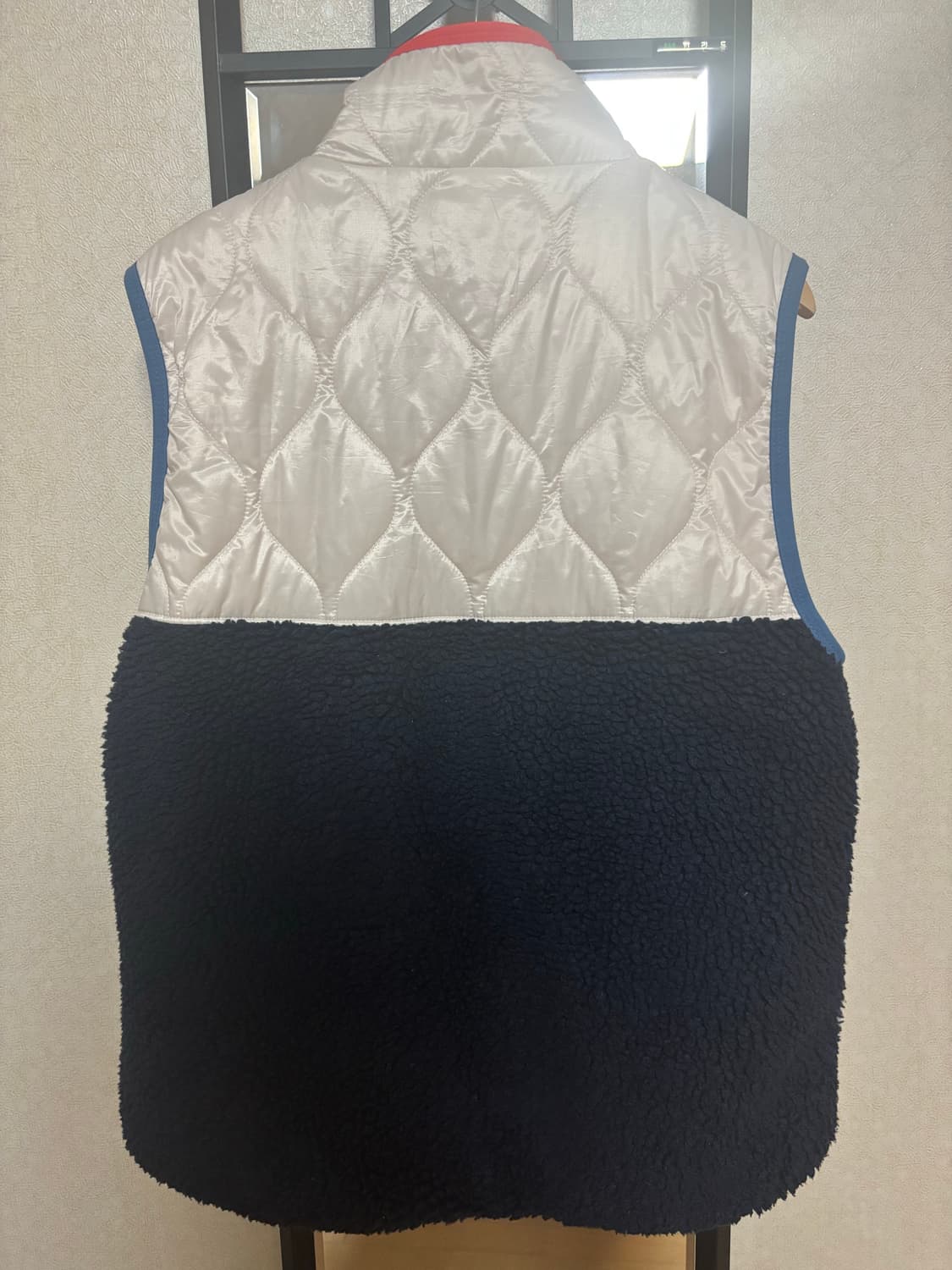 [서울 직거래] 나이키 뽀글이 퀼팅 조끼 L 상품이미지2