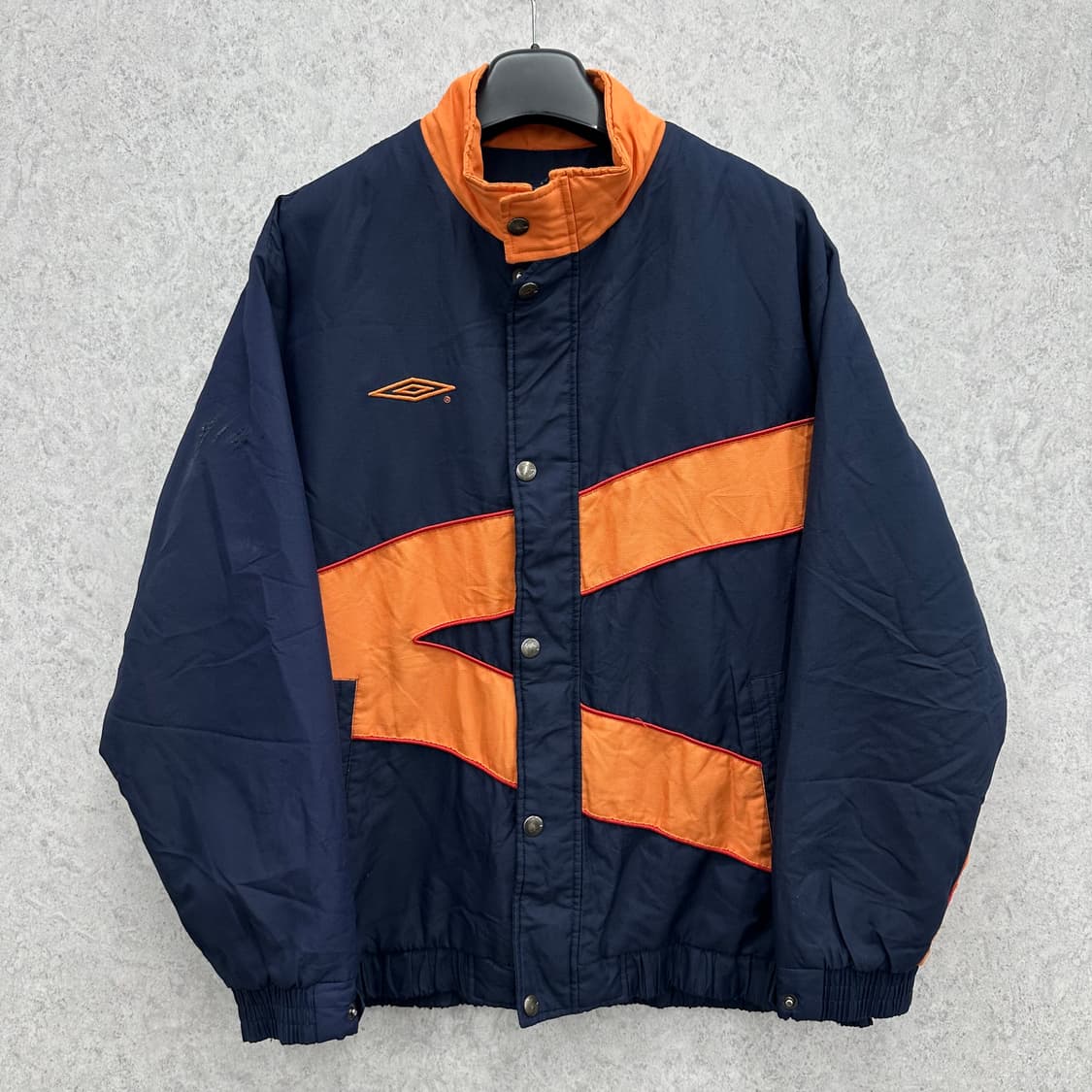 105 엄브로 올드스쿨 남자 루즈핏 누빔 점퍼 상품이미지1