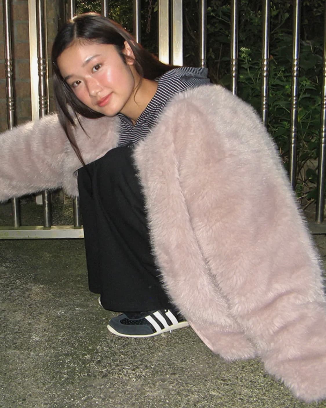 론론 퍼자켓 INNER POINTED FLUFFY FUR JACKET 상품이미지2