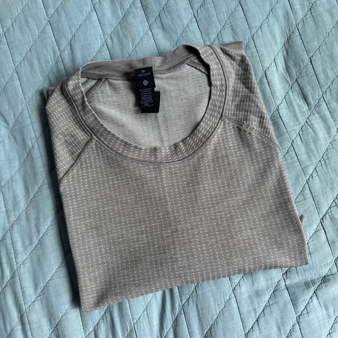 룰루레몬 메탈 벤트 테크 티셔츠 남성 m 사이즈 판매합니다. 상품이미지1
