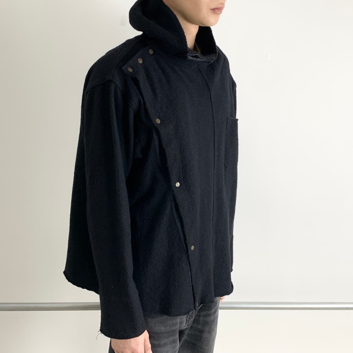 캐피탈 비대칭 버튼 울 후디 자켓 상품이미지5